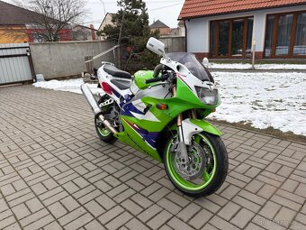 Kawasaki ZXR400 - 4