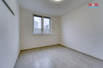 Prodej bytu 3+kk, 74 m², se zahradou ve Vochově - 4