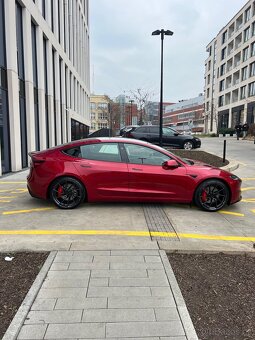 Tesla Model 3 PERFORMANCE 06/2024 Super Red - 4