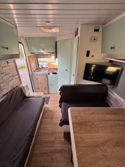 Obytný automobil,Alkovna, Ford Transit - 4