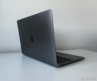 🖥️ MacBook Air M1 jen 30 cyklů, baterie 98 % + dárky - 4