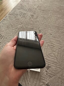 Apple iPhone SE 64Gb - 4