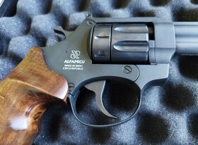 Flobertka 6mm revolver Alfa 661 - 4