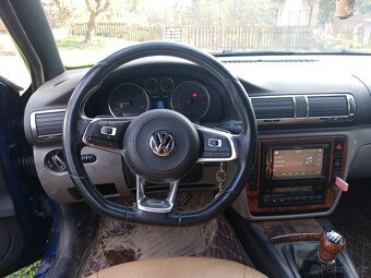 VW Passat - 4