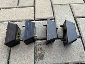 Volha Gaz 21,24, silentbloky motoru - 4