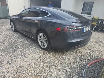 Tesla model S 85 - 4