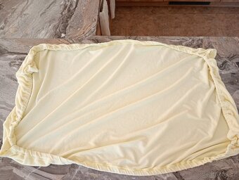 Žluté prostěradla 60x120cm 18kusů á 30kč - 4