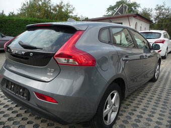 Volvo V 40 2.0 D2 ECO KINETIC vozidlo po prvním majiteli - 4