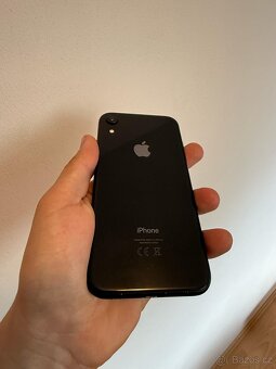 iPhone XR, 64GB Black - 4