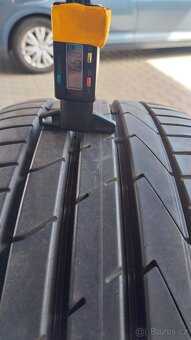 Prodám 2 x letní pneu Hankook 225/50/17 - 4