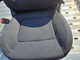 PEUGEOT 5008 Přední sedačky - 4