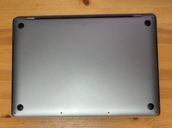 Apple MacBook Pro 15" (2019) – i9, 16GB RAM, 512GB SSD - 4
