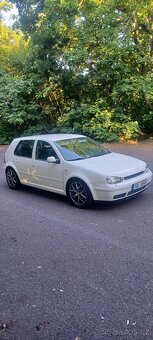 Volkswagen Golf - 4