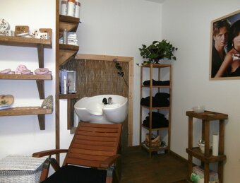 Pronájem kadeřnictví / nehty / řasy / masáže - ZELENÉ ÚDOLÍ - 4