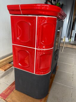 Kachlová kamna červená - 4