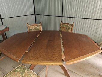 Jídelní stůl s šesti židlema - 4