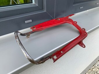 Podsedlový nosník s madlem - 4