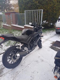 Yamaha YZF125 - 4