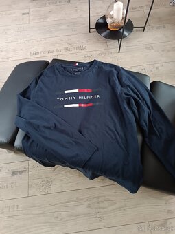 Tommy Hilfiger - 4
