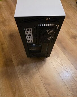 NZXT H700 - 4