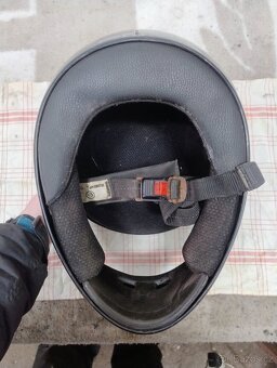 MOTORKÁŘSKÁ HELMA COX - 4