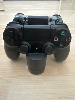 PlayStation 4 1000Gb + 2 ovladace + kabely - 4