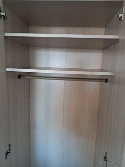 Šatní skříň - 4