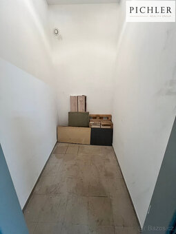 Pronájem, garážové stání a sklepní kóje, 16m2 a 5m2 - 4