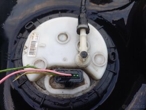 Citroen C3 - nádrž včetně filtru, čerpadlo podávací - 4