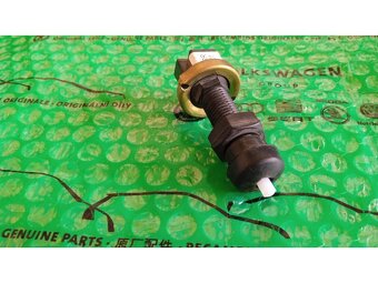 spínač brzdových světel Škoda Favorit , Felicia 6U0945515A - 4
