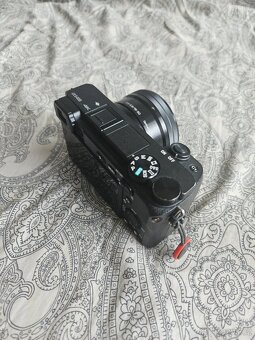 Sony A6400 + objektivy - 4