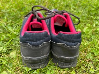 Dámské sportovní boty - QUECHUA, vel. 41-42 - 4