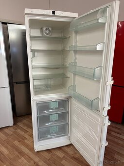 Lednice s mrazákem Liebherr (164) - 4