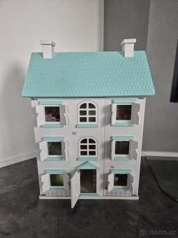 Dřevěný dětský domeček pro panenky - 4