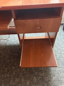 Počítačový stůl - 4