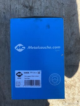 Nadoba palivoveho filtru Peugeot - 4