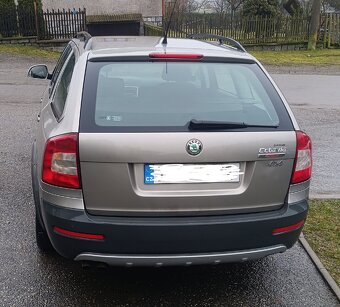 Prodám vozidlo Škoda Octávia Scout - 4