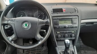 Prodám Octavia 2 combi 2.0TDi, rok 2006, stříbrná - 4