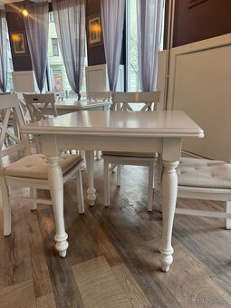 Jídelní stůl se židlemi - 4