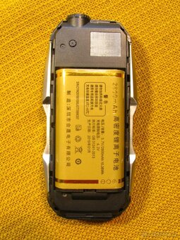 Nový nepoužívaný mobil s velkou baterii, 2 SIM - 4