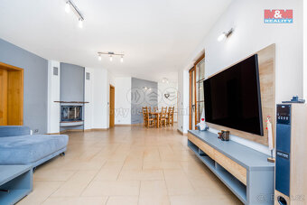 Prodej rodinného domu 299 m², pozemek 1751 m², Kamenice - 4