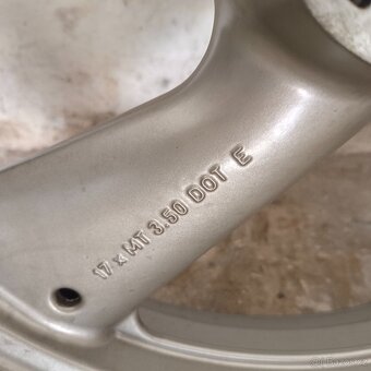 Kola Ducati monster - 4