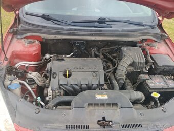 Kia ceed 1.6 benzín 91kw 2011 - 4
