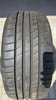 Good Year 225/40 R18 - 4