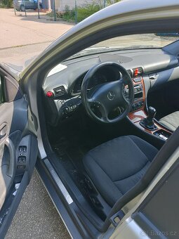 Mercedes-Benz - 4