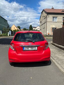 Yaris - 4