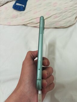 iPhone 11 - 4