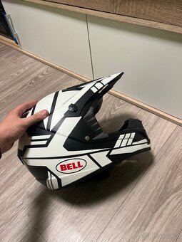 Helma motocross bell vel. S. - 4