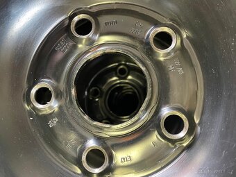 Prodám zimni pneu na Škoda Octavia ll , - 4