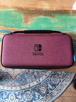 Nintendo Switch OLED + 2 hry - 4